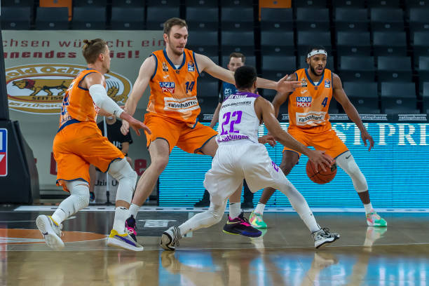 球员之间的 球员之间的